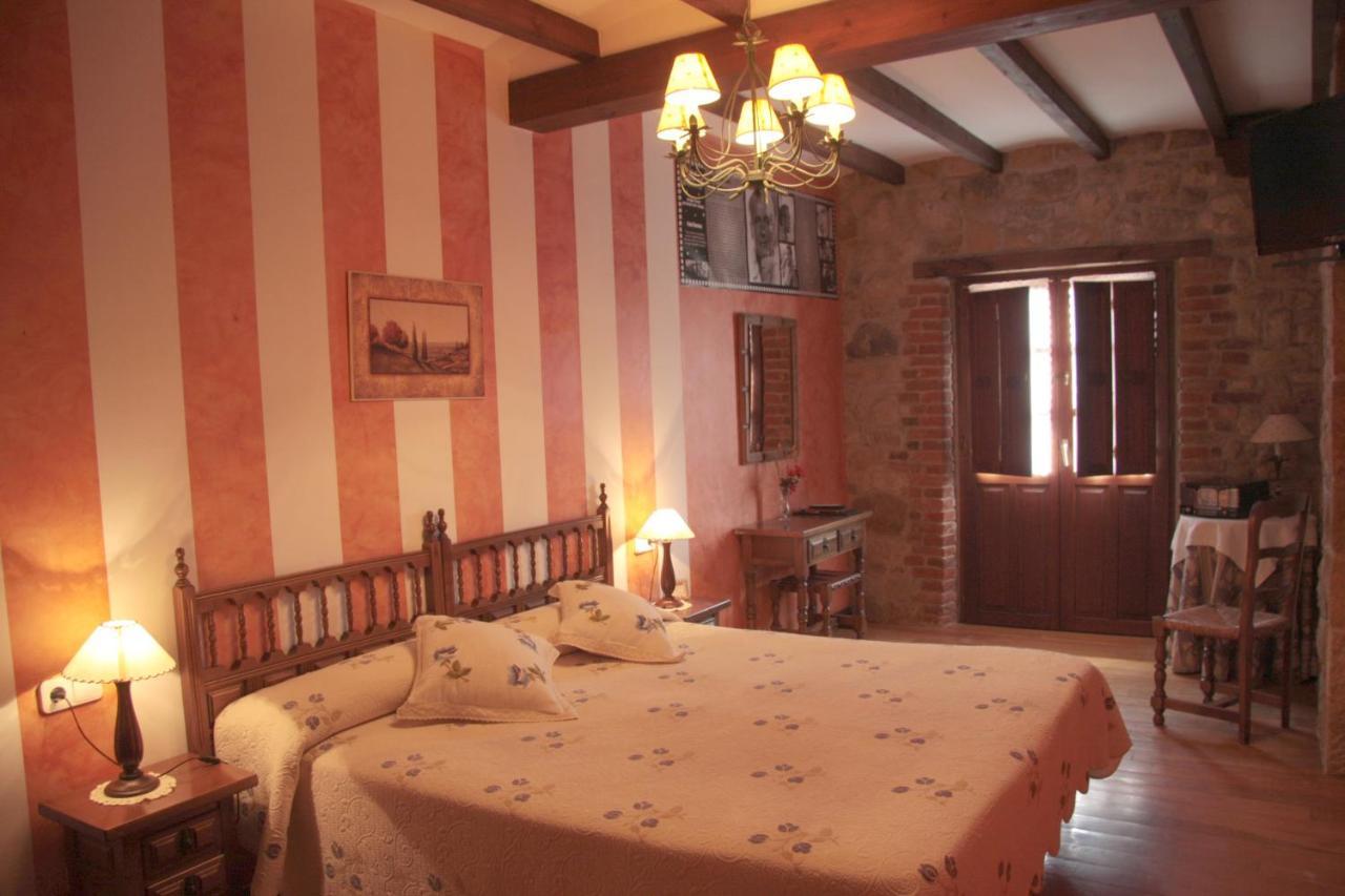 גליצנו Habitaciones Y Estudios- Hotel "Posada De Cantabria El Solar" - Cenas Y Gintonic- Bar -Terraza Panoramica מראה חיצוני תמונה