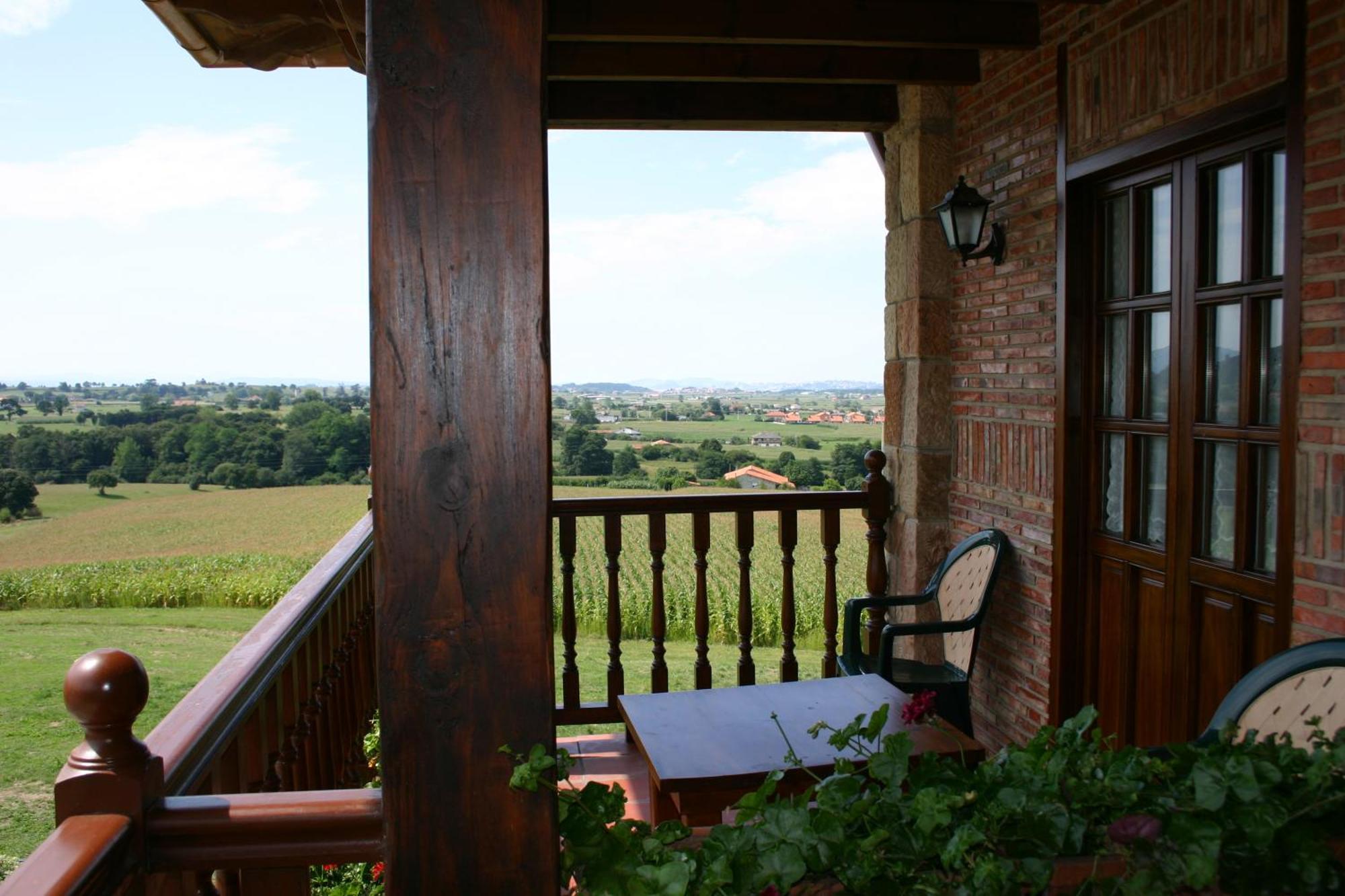 גליצנו Habitaciones Y Estudios- Hotel "Posada De Cantabria El Solar" - Cenas Y Gintonic- Bar -Terraza Panoramica מראה חיצוני תמונה